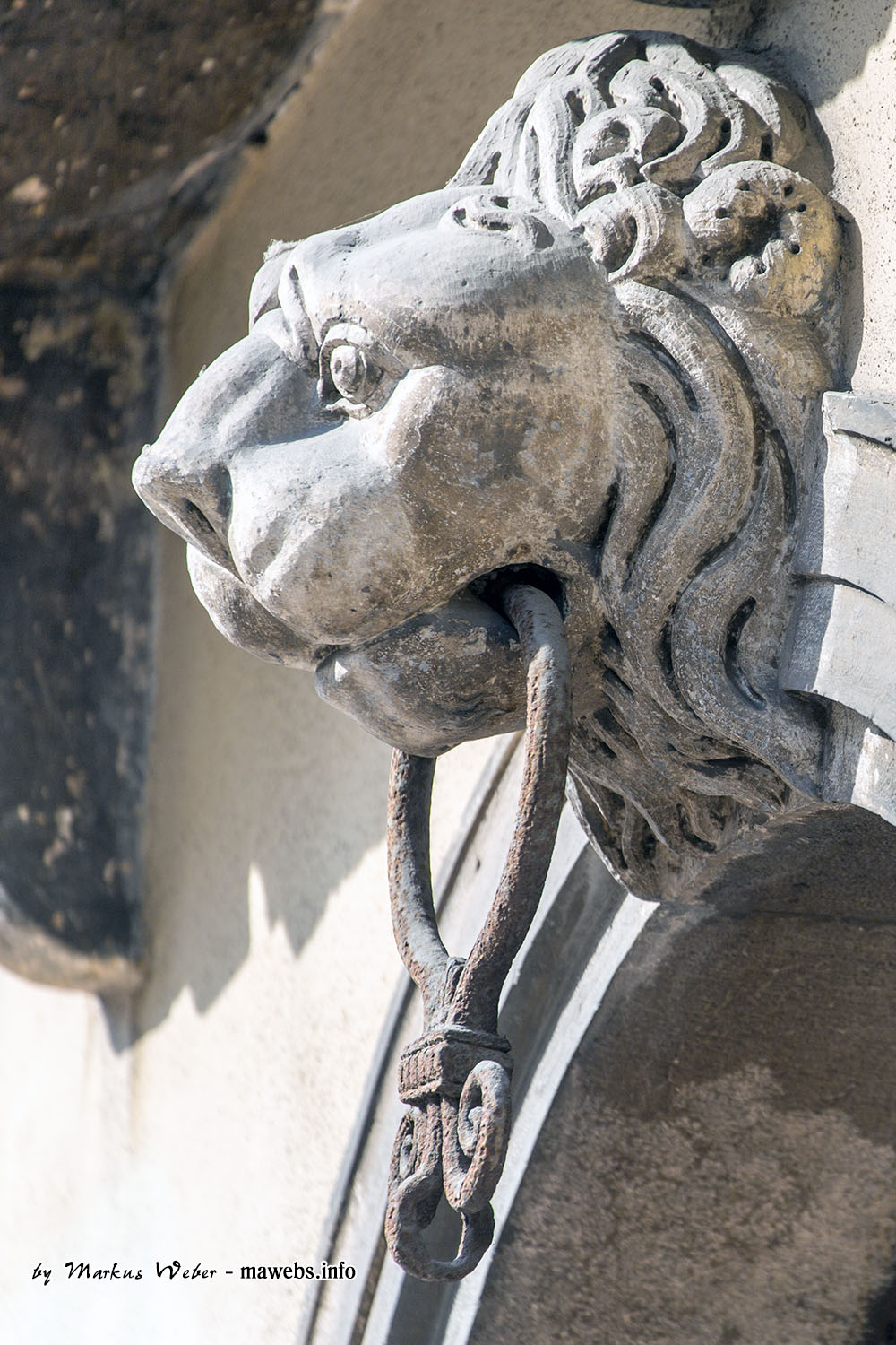 Löwe über einer Haustür in Verona